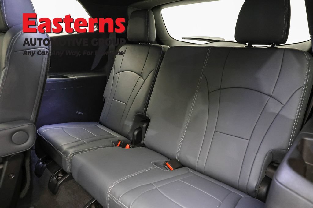 Used 2023 Buick Enclave Essence FWD image 29