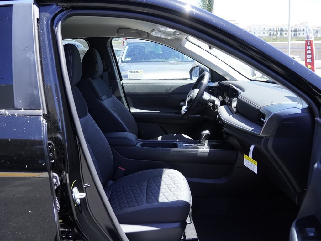New 2026 Nissan Kicks SV w/ Cold Weather Package FWD image 25