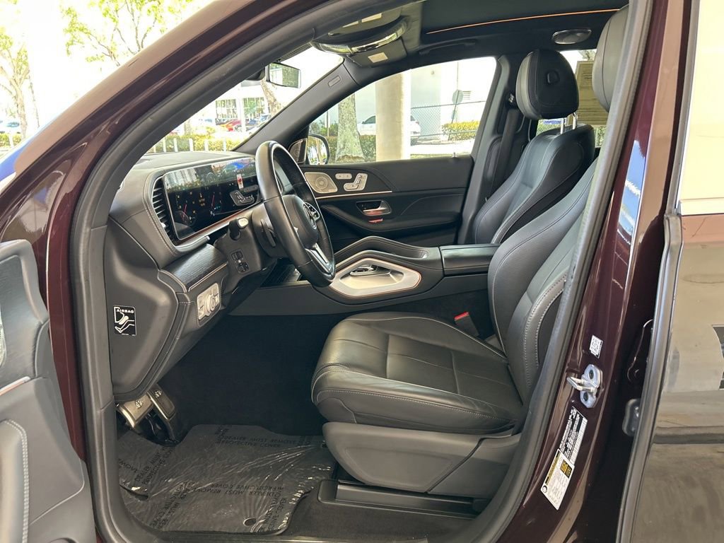 Used 2023 Mercedes-Benz Maybach GLS 600 4MATIC image 5