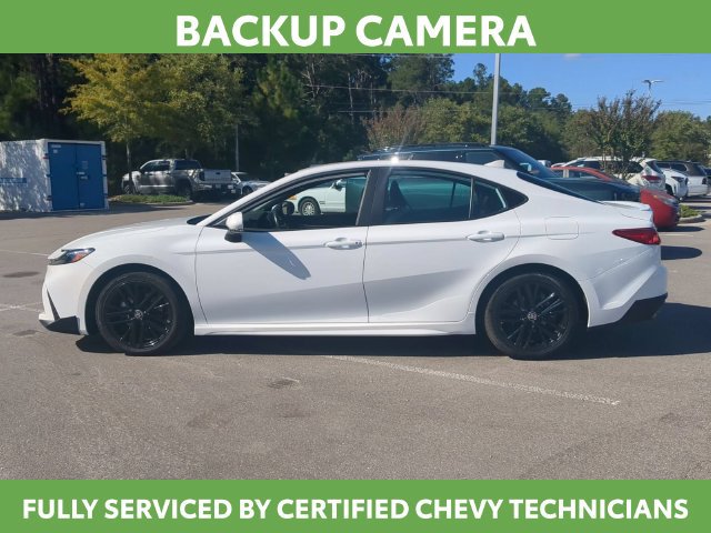 Used 2025 Toyota Camry SE FWD image 9