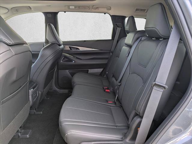 Certified 2026 INFINITI QX60 Luxe w/ Cargo Package FWD image 17