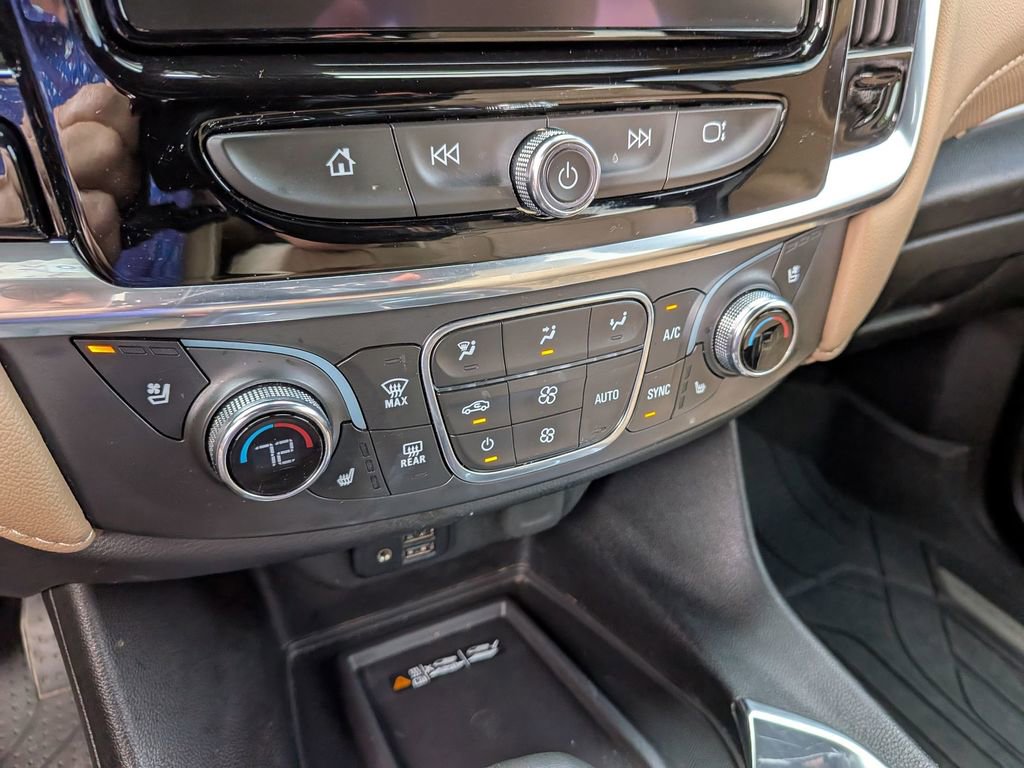 Used 2023 Chevrolet Traverse Premier image 19