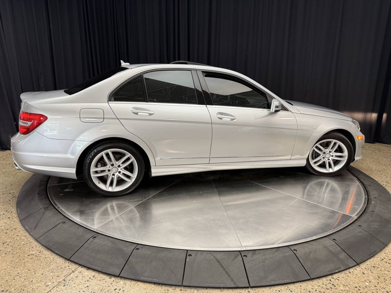 Used 2014 Mercedes-Benz C 300 4MATIC Sedan image 9