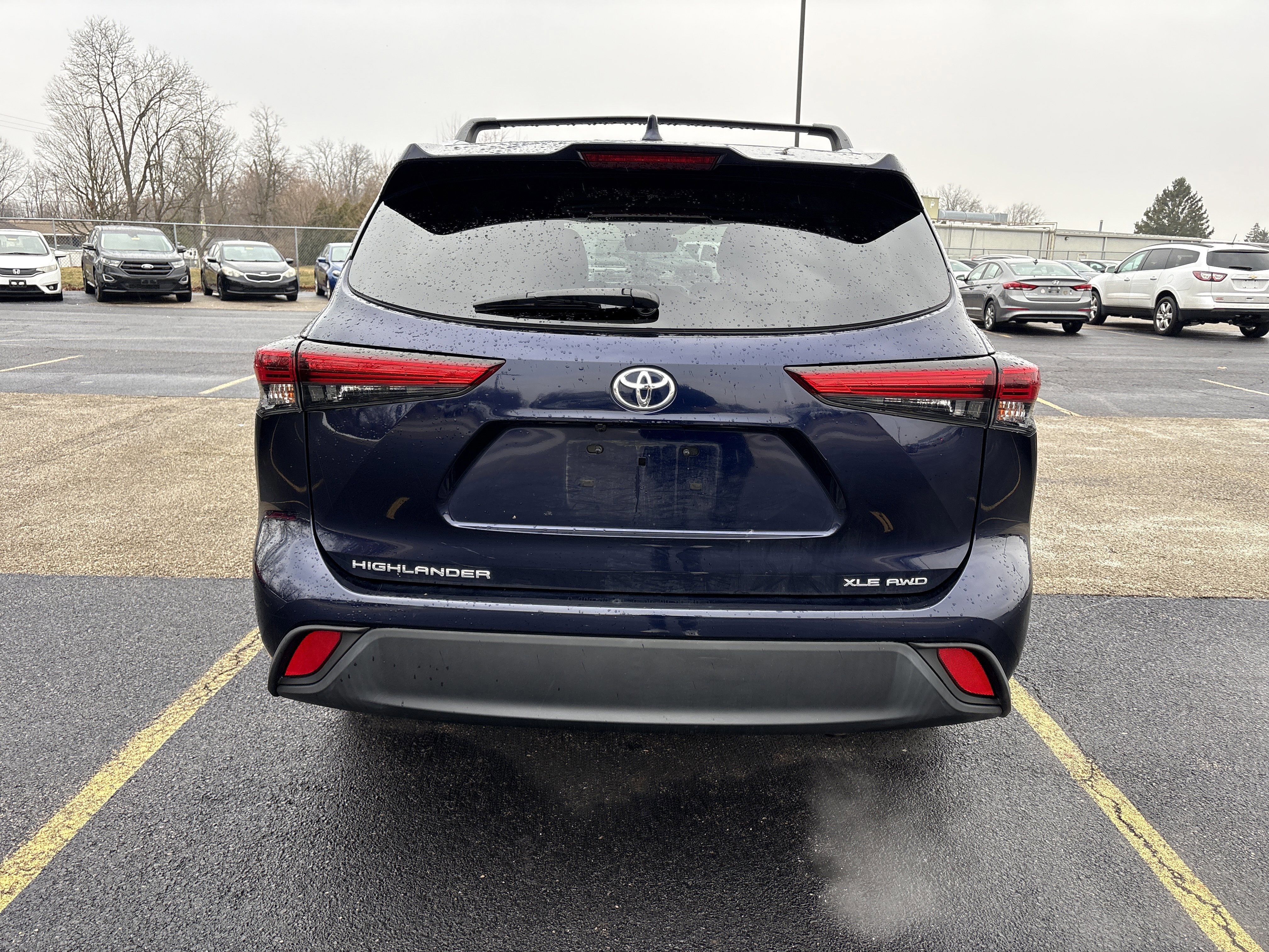 Used 2021 Toyota Highlander XLE image 4