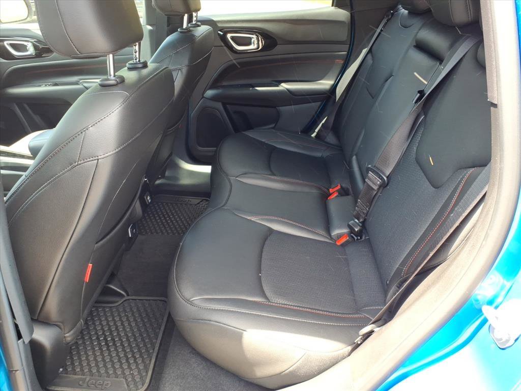 Used 2025 Jeep Compass Trailhawk AWD/4WD image 4