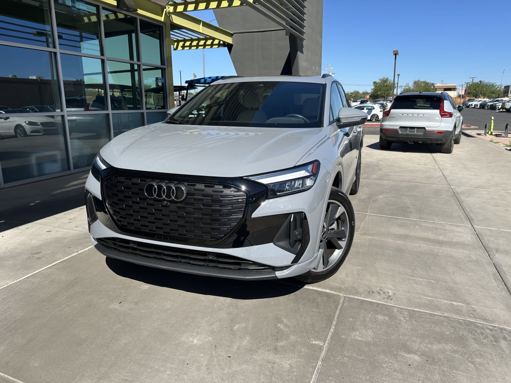 Used 2024 Audi Q4 e-tron Premium w/ Convenience Package image 2