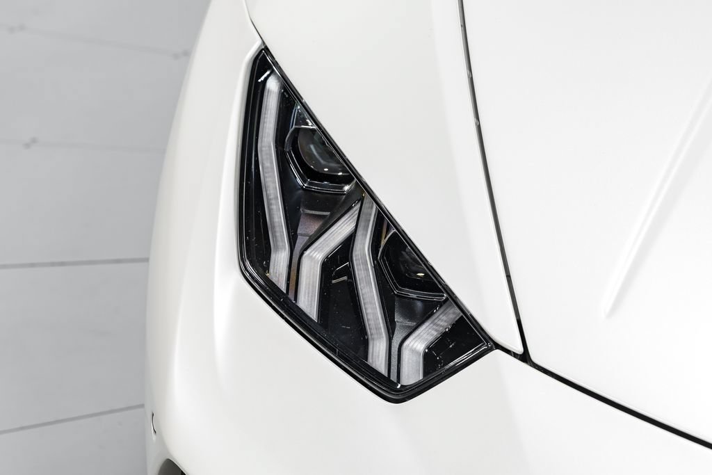 Used 2018 Lamborghini Huracan Performante AWD/4WD image 40