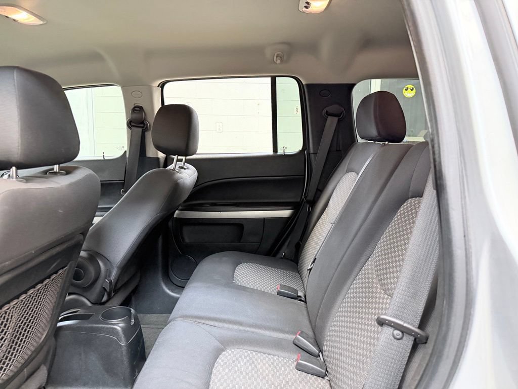 Used 2010 Chevrolet HHR LT FWD image 18