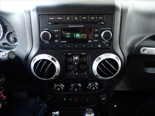 Used 2013 Jeep Wrangler Unlimited Sahara w/ Connectivity Group AWD/4WD image 15