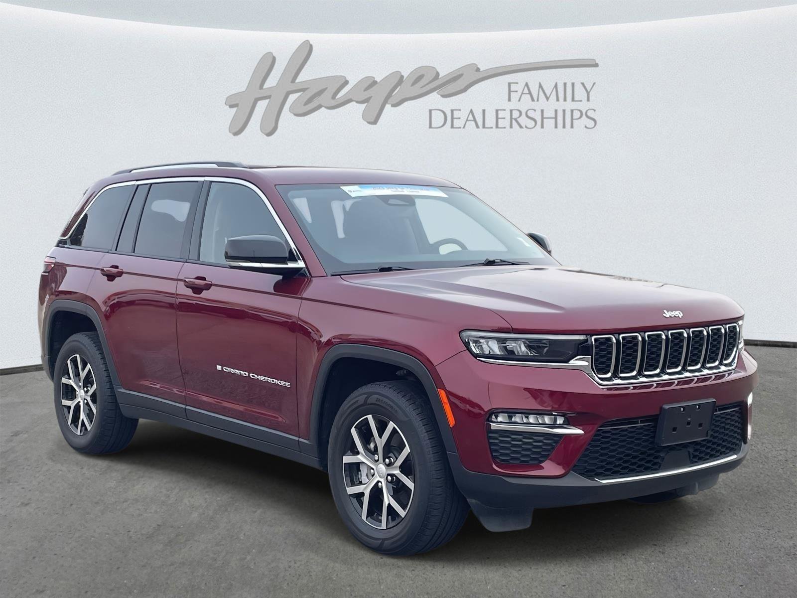 Used 2023 Jeep Grand Cherokee Limited image 1