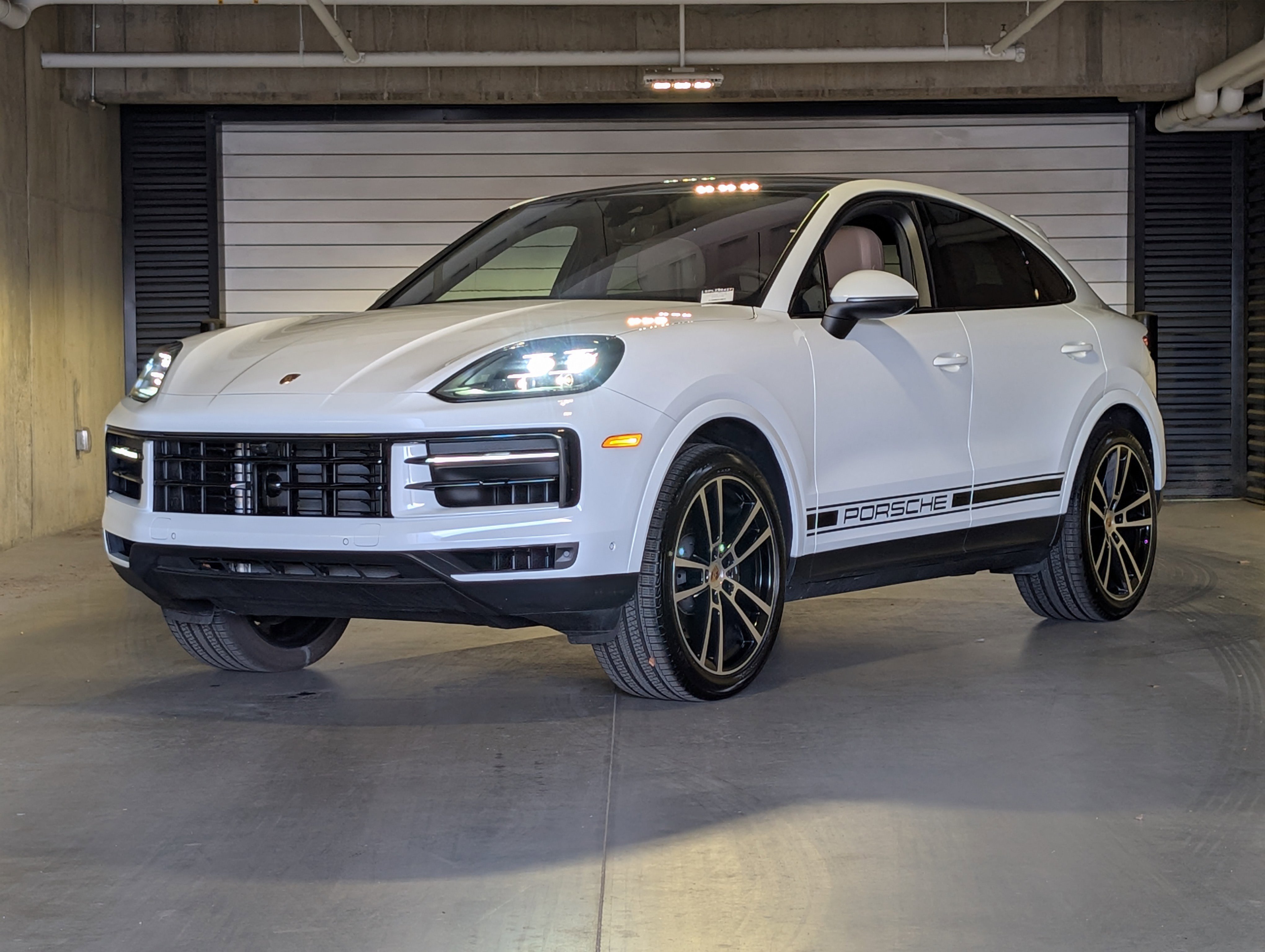 Certified 2025 Porsche Cayenne Coupe image 1