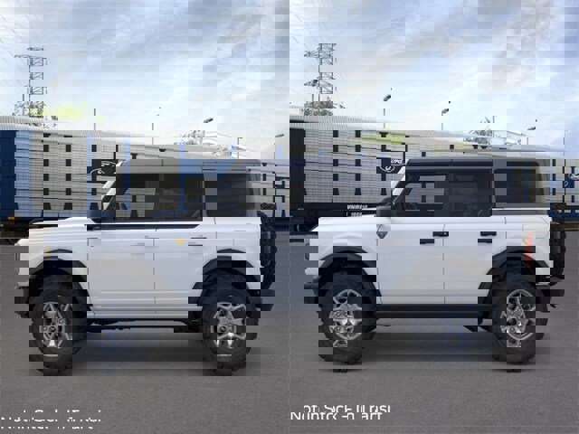New 2025 Ford Bronco Badlands image 3