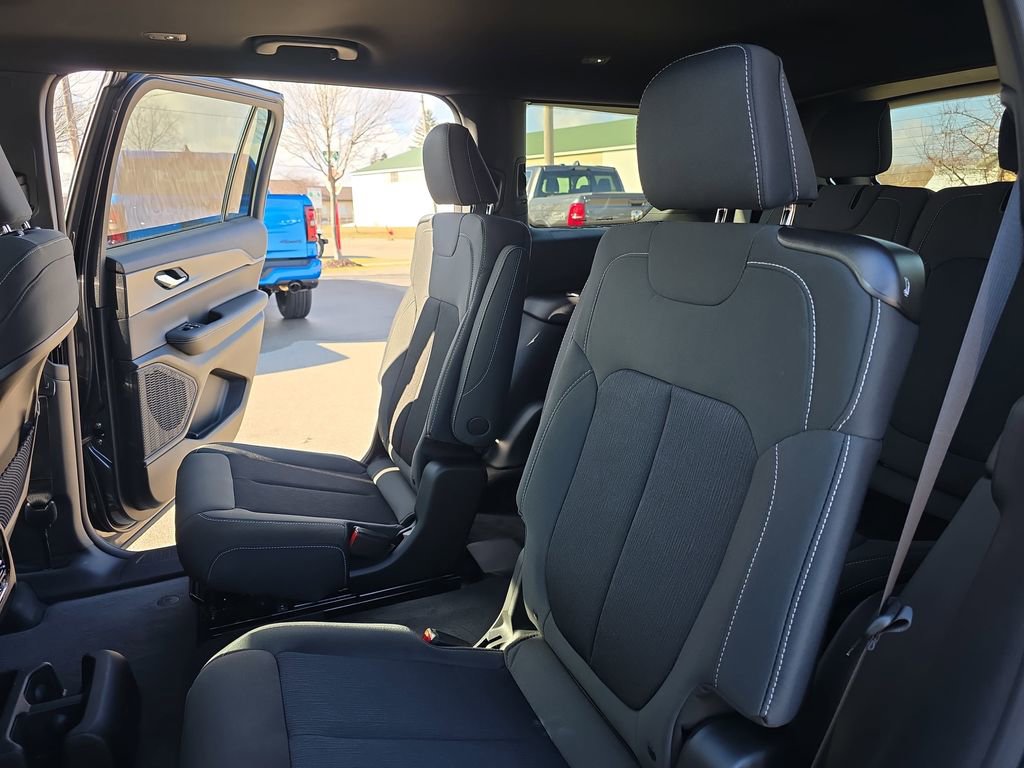 New 2026 Jeep Grand Cherokee L 4WD image 16