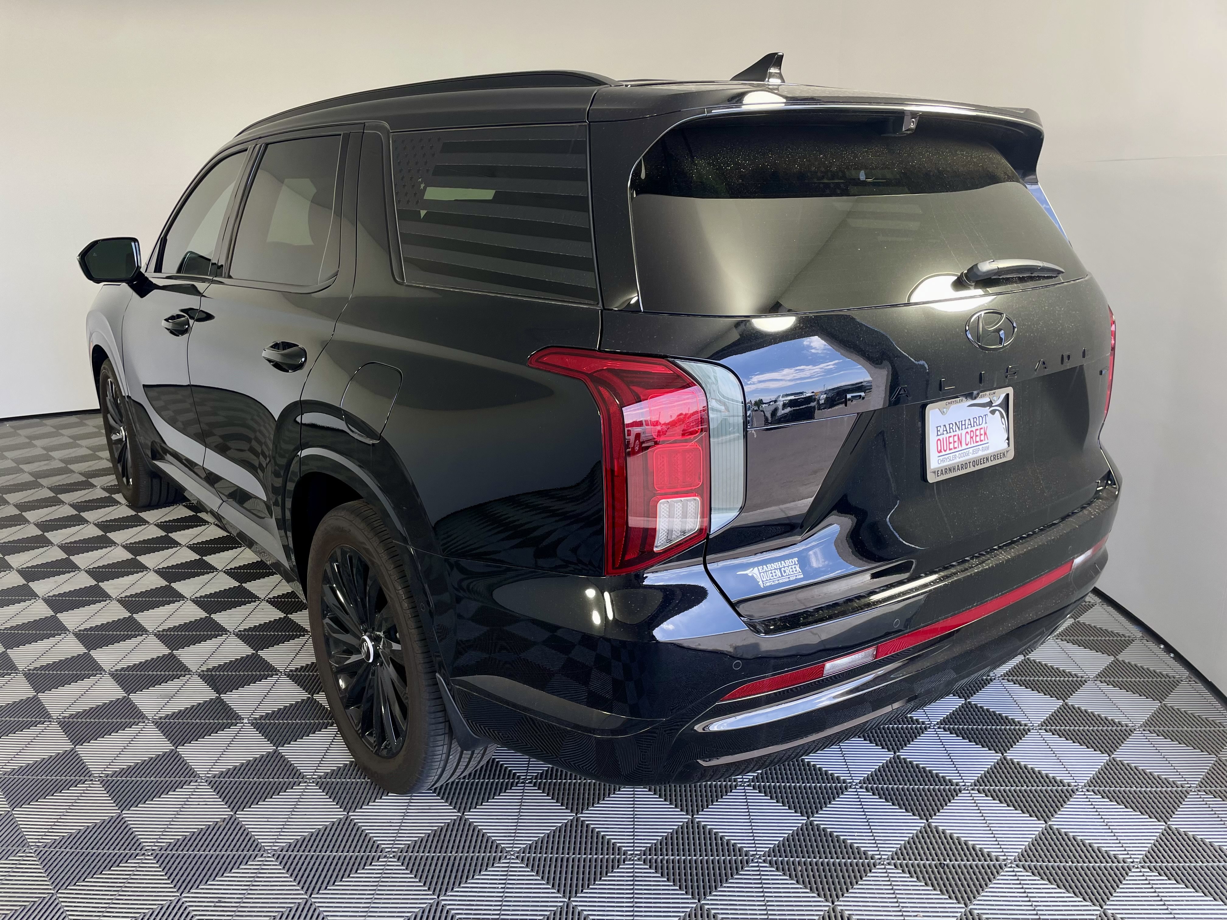 Used 2025 Hyundai Palisade Calligraphy AWD/4WD image 3