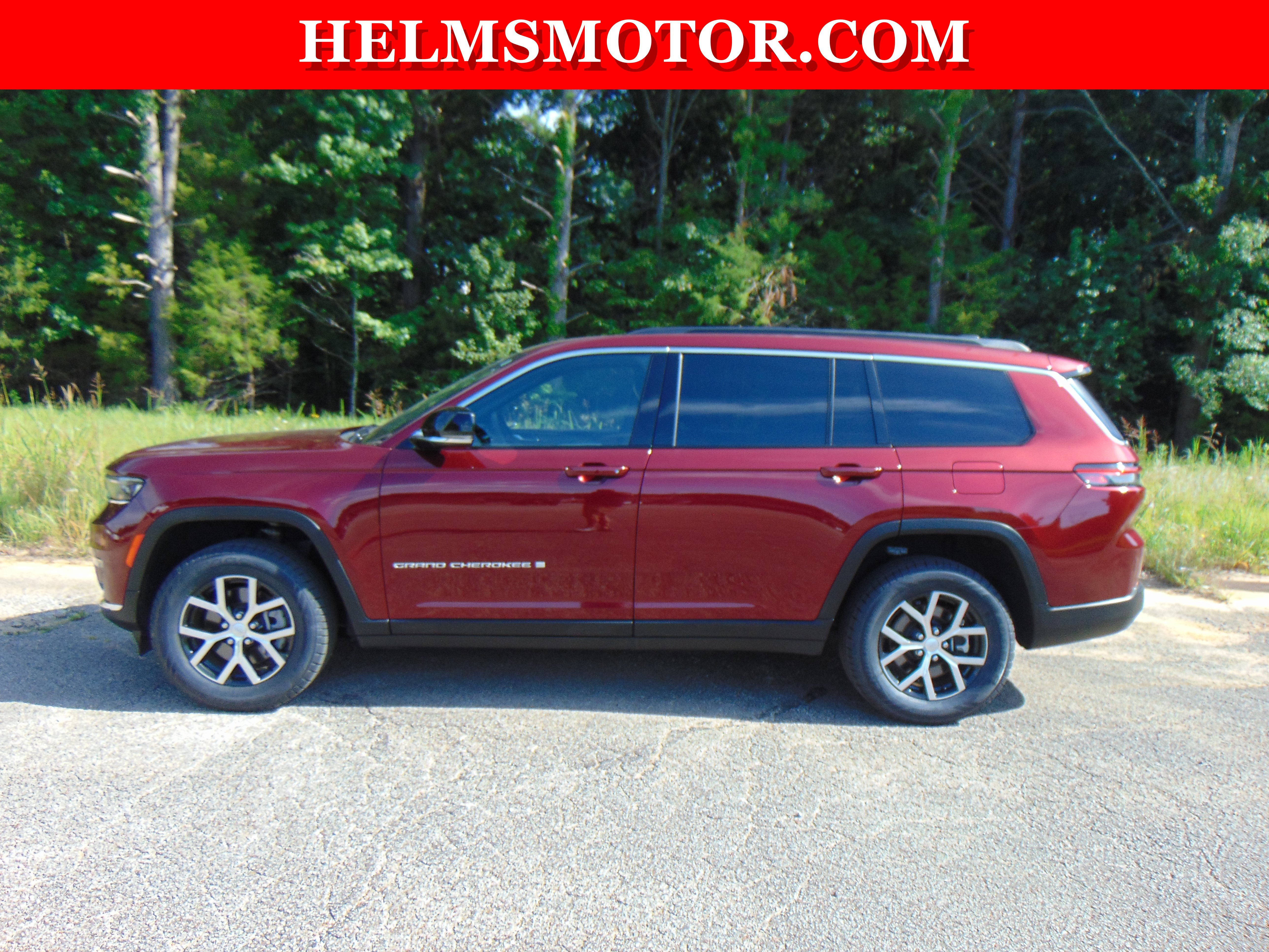 Used 2024 Jeep Grand Cherokee L Limited AWD/4WD image 1