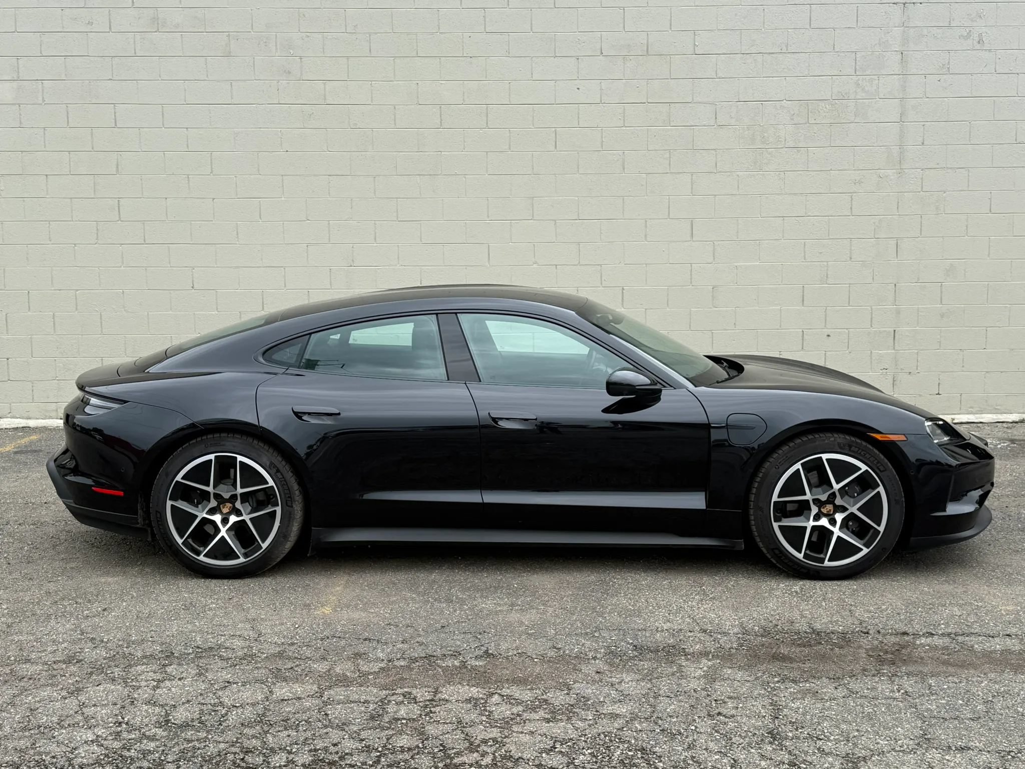Used 2025 Porsche Taycan RWD image 14