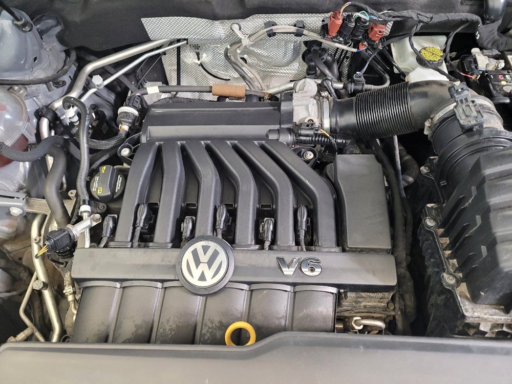 Used 2020 Volkswagen Atlas Cross Sport SEL R-Line AWD/4WD image 30