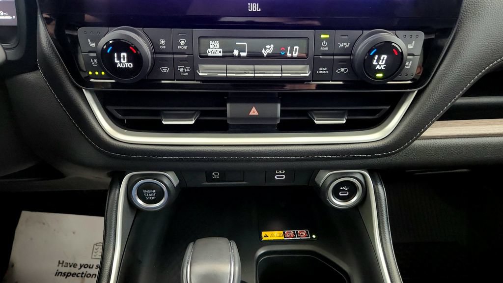Certified 2024 Toyota Grand Highlander AWD image 32