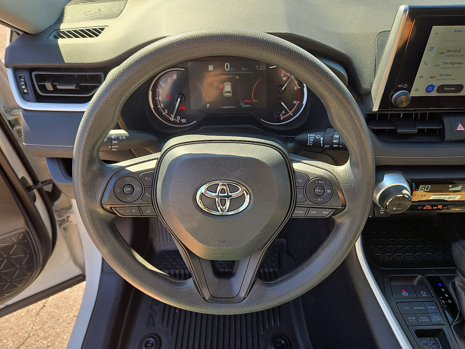 Used 2024 Toyota RAV4 XLE image 20