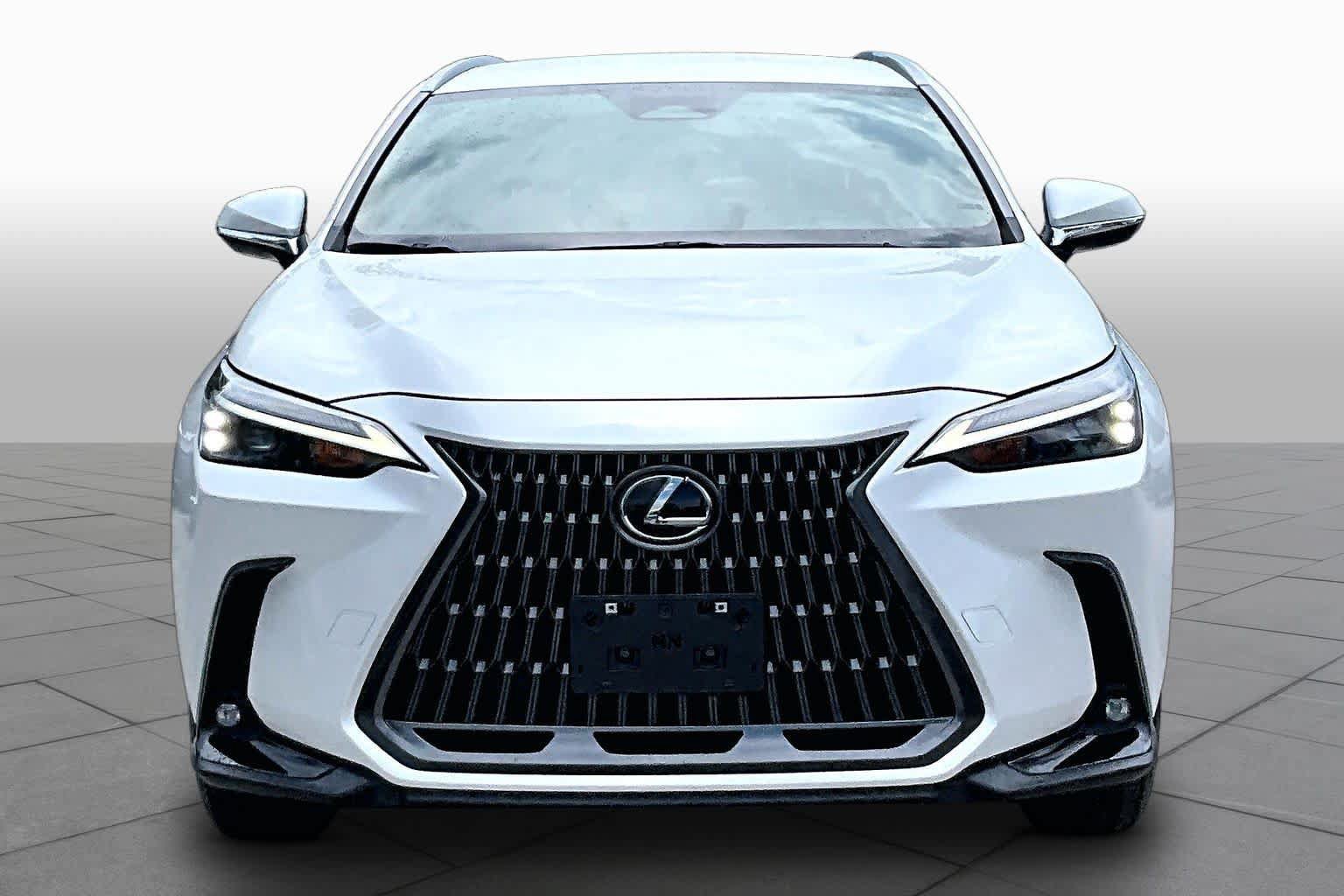 Used 2024 Lexus NX 250 FWD w/ Towing Package (2000 Lbs) image 4
