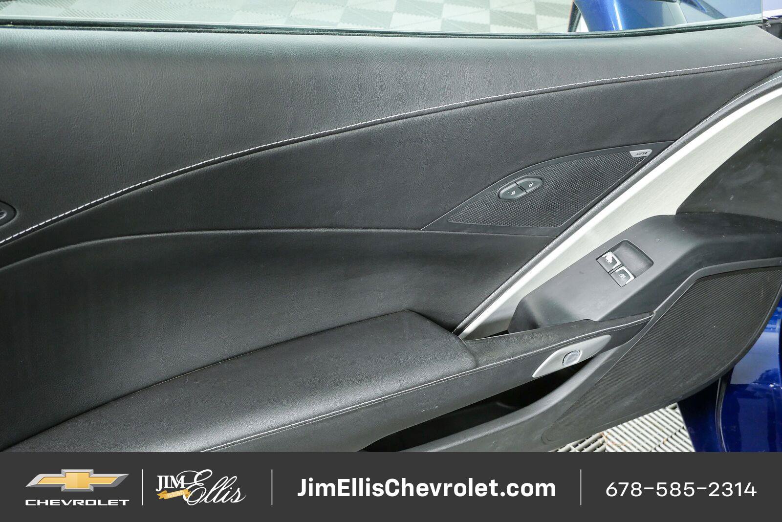 Used 2017 Chevrolet Corvette Stingray Coupe w/ 1LT RWD image 6