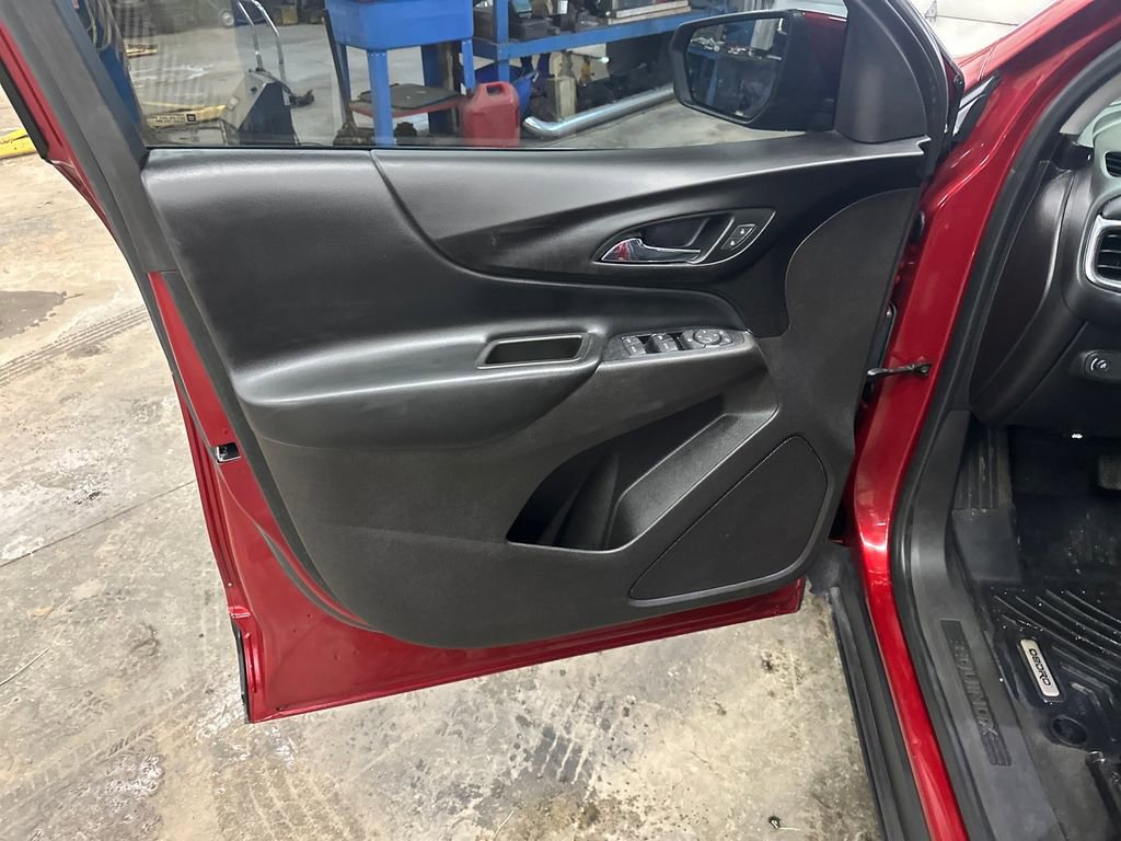 Used 2018 Chevrolet Equinox LT image 13