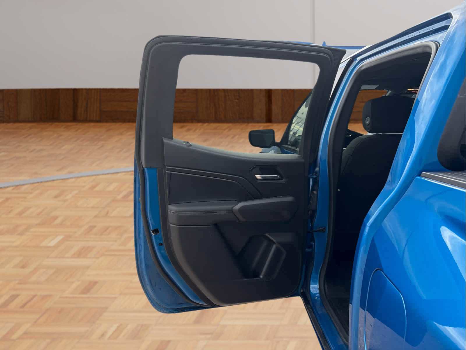 Used 2023 Chevrolet Colorado LT w/ LT Convenience Package II image 11