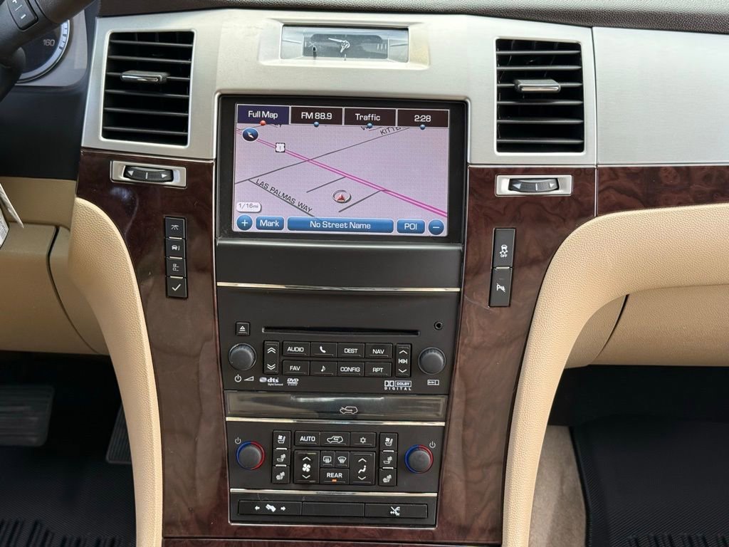 Used 2014 Cadillac Escalade Premium image 13