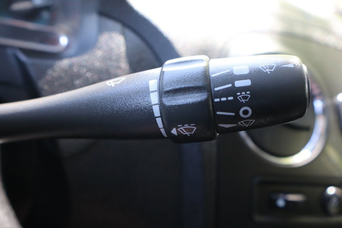 Used 2011 Chevrolet HHR LS image 30