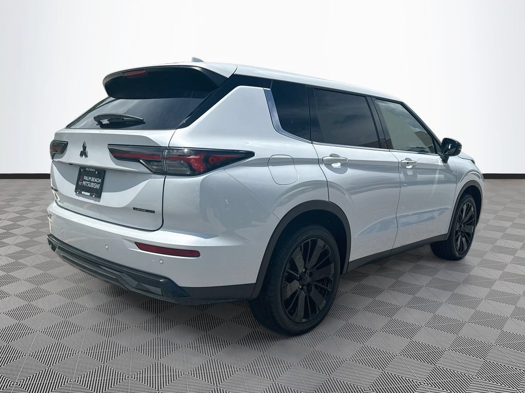 New 2026 Mitsubishi Outlander LE FWD image 5