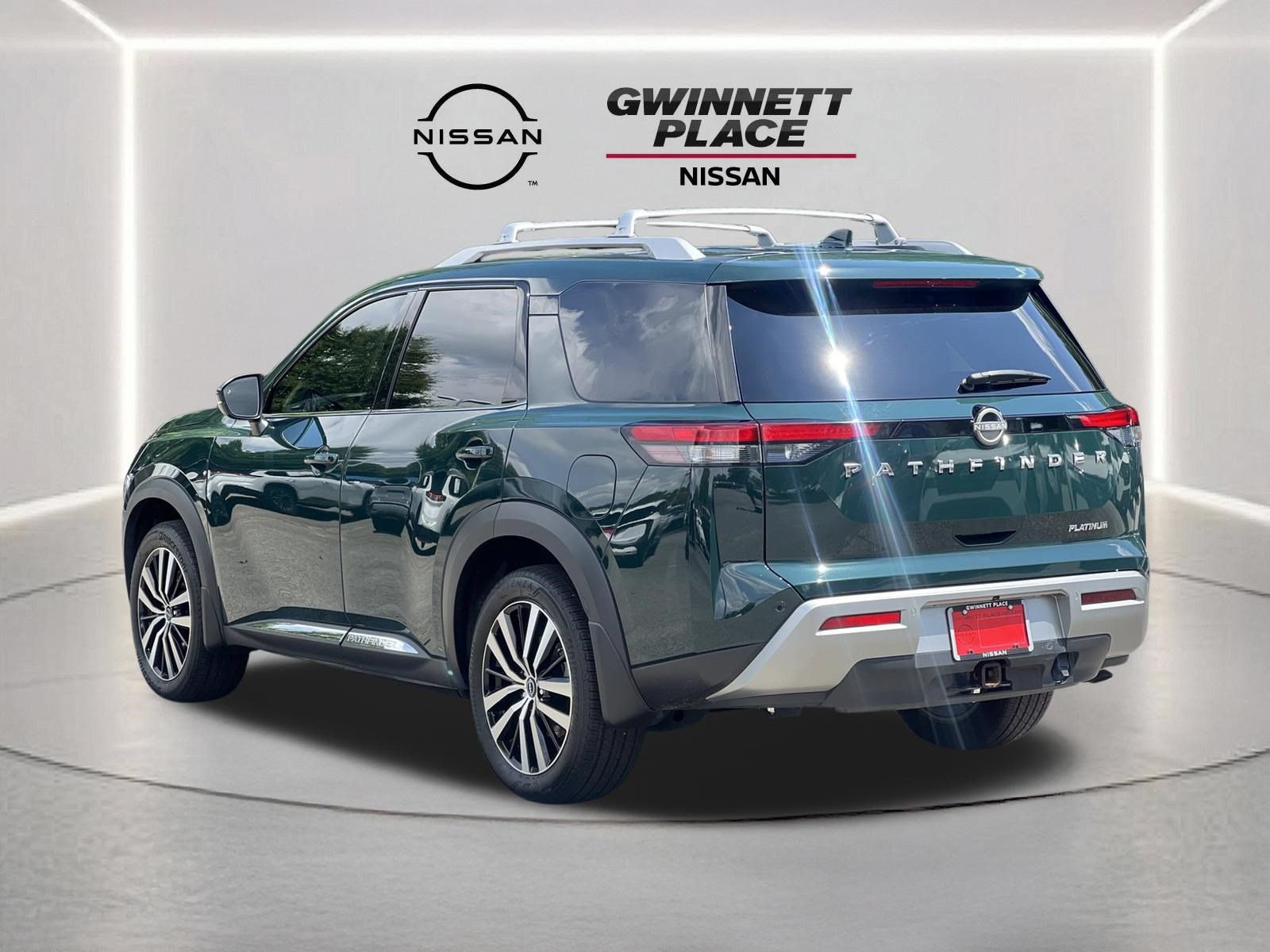 Certified 2025 Nissan Pathfinder Platinum FWD image 26