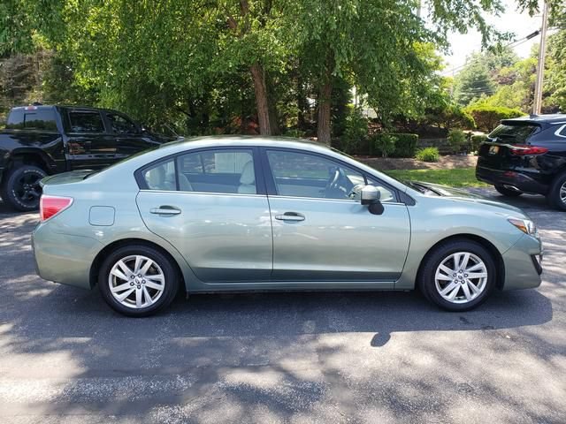 Used 2016 Subaru Impreza 2.0i Premium AWD/4WD image 2