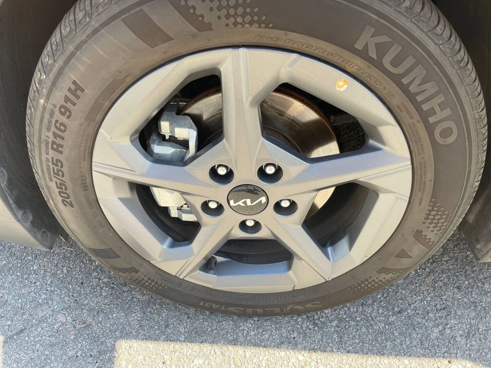 Used 2025 Kia K4 LXS image 29