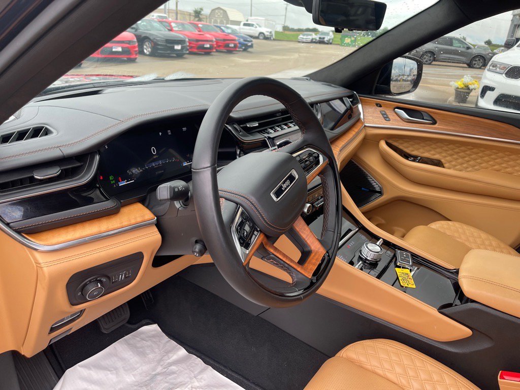 Certified 2023 Jeep Grand Cherokee L Summit AWD/4WD image 24