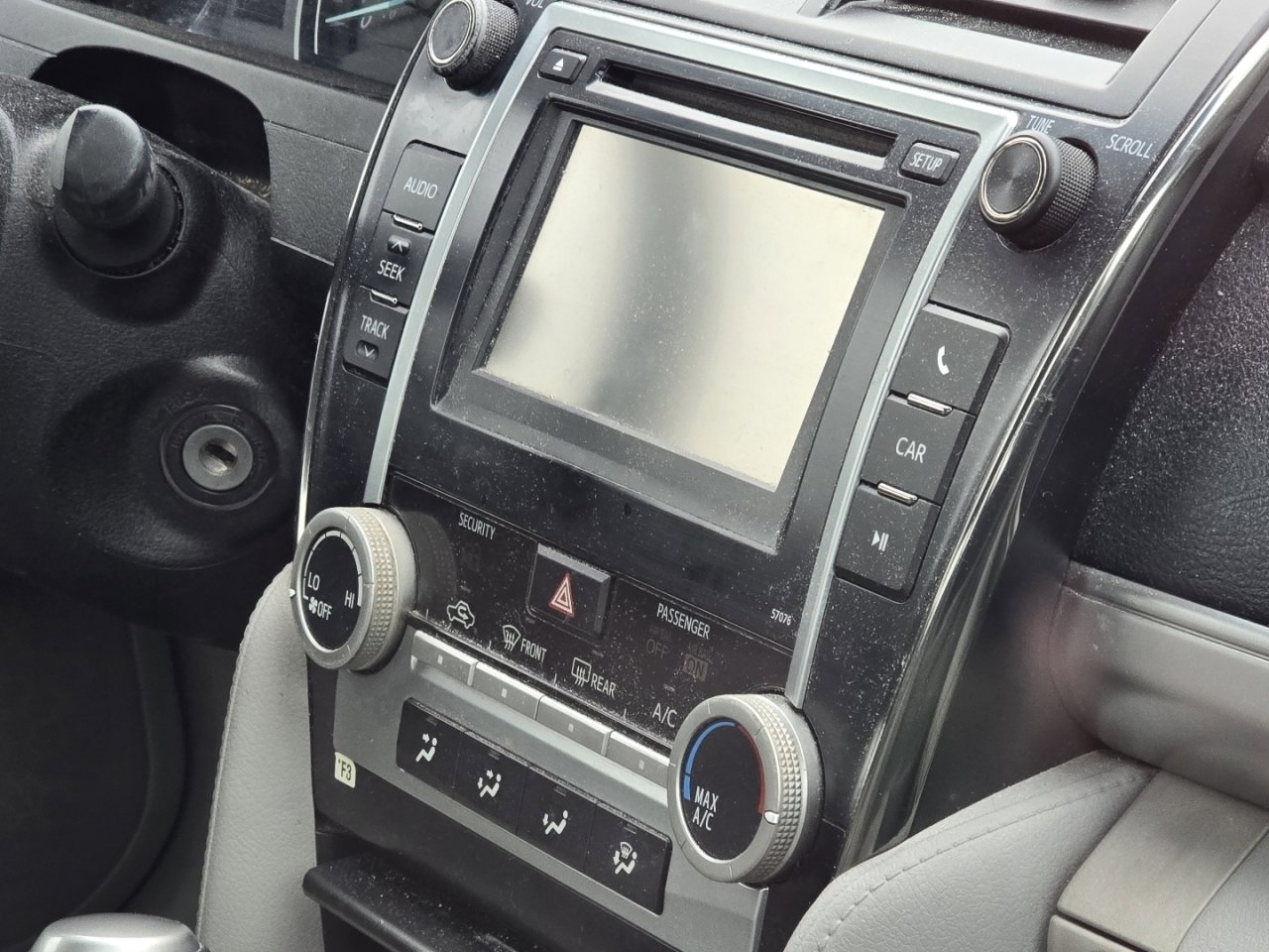 Used 2014 Toyota Camry LE image 15