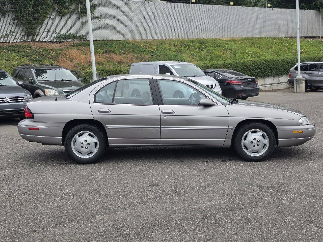 Used 1996 Chevrolet Lumina LS FWD image 8