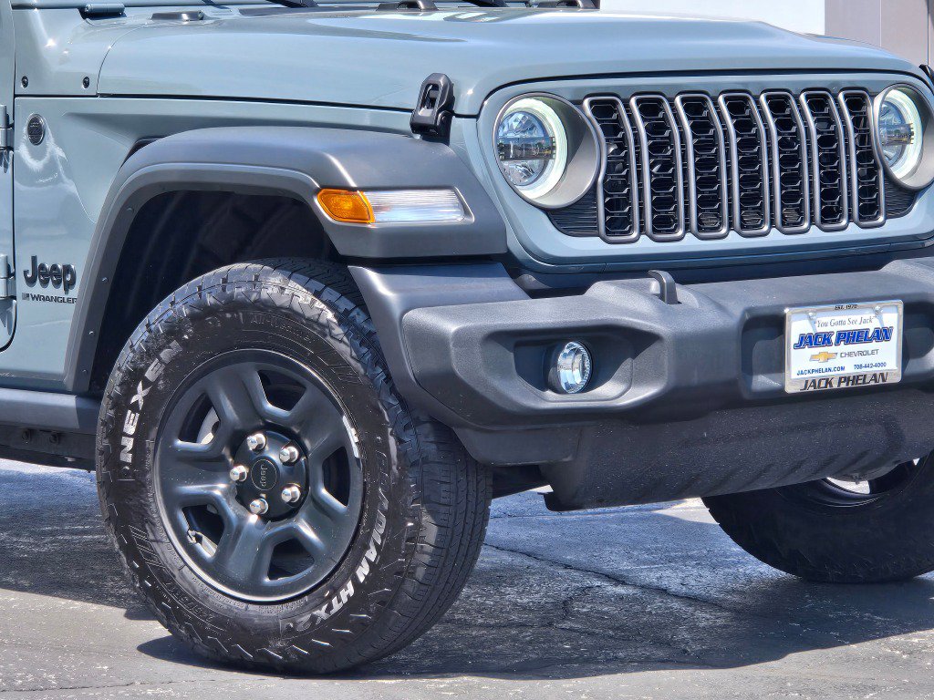 Used 2025 Jeep Wrangler Sport AWD/4WD image 3