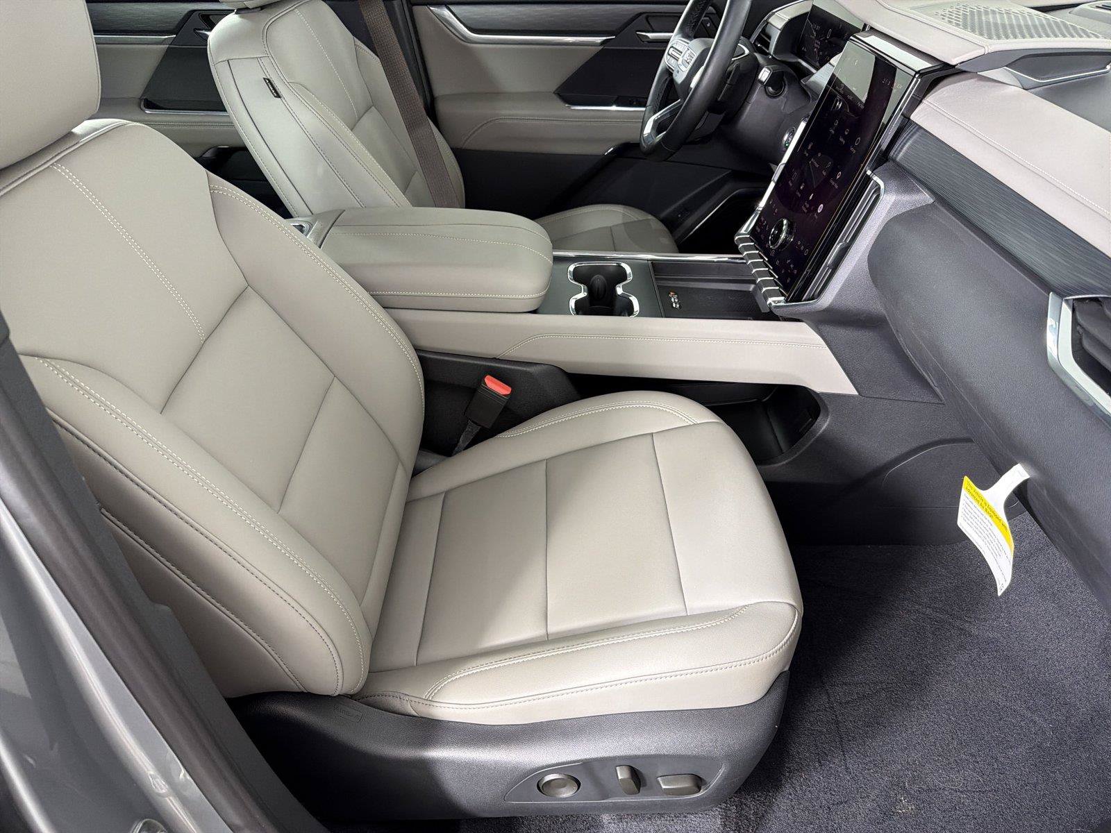 New 2026 GMC Acadia Elevation w/ Elevation Premium Package FWD image 11