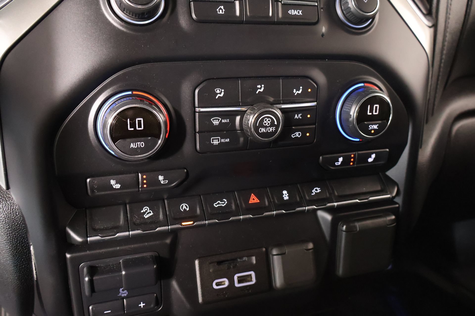 Used 2020 Chevrolet Silverado 1500 LT w/ Texas Edition AWD/4WD image 7
