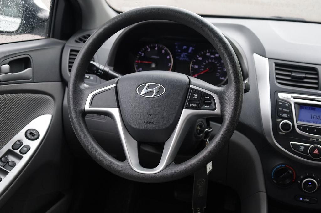 Used 2012 Hyundai Accent GS FWD image 6