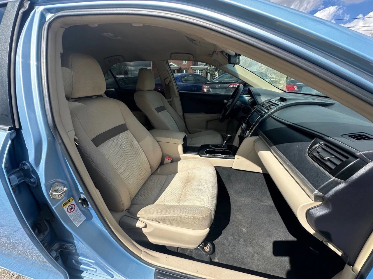 Used 2013 Toyota Camry LE image 12