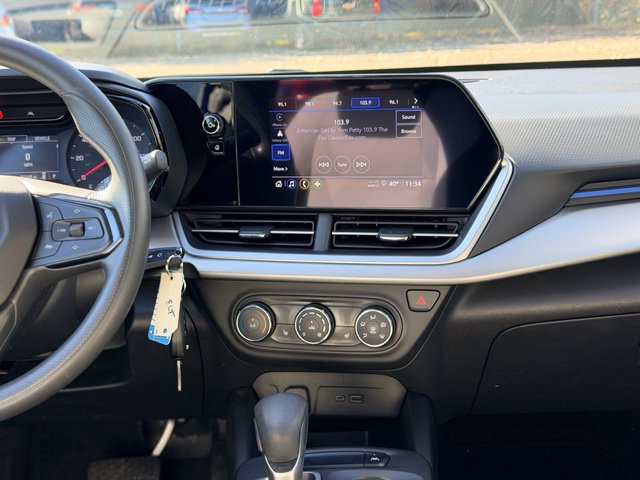 Used 2024 Chevrolet Trax LS w/ LS Convenience Package FWD image 21