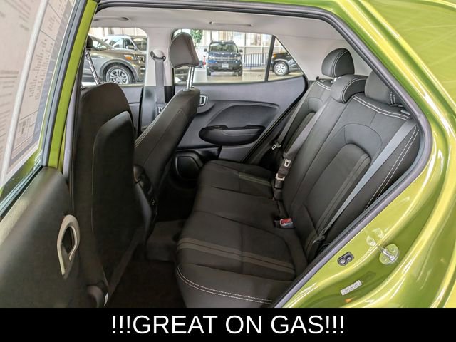 Used 2024 Hyundai Venue SEL image 17
