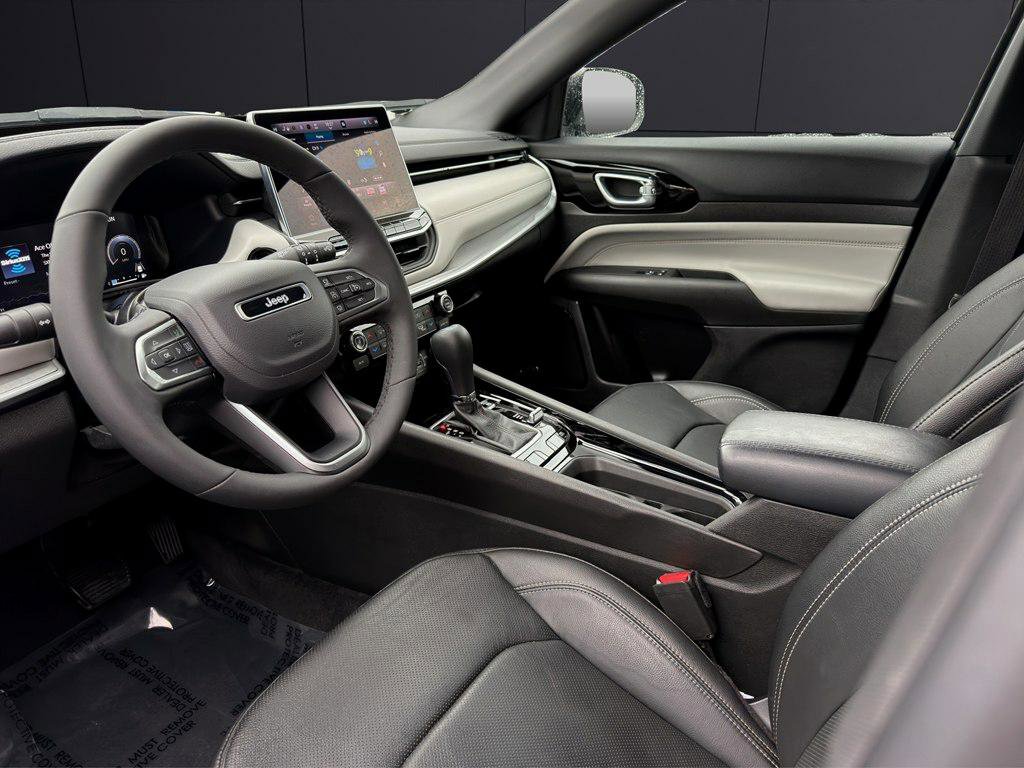 Used 2025 Jeep Compass Limited w/ Elite Group AWD/4WD image 12