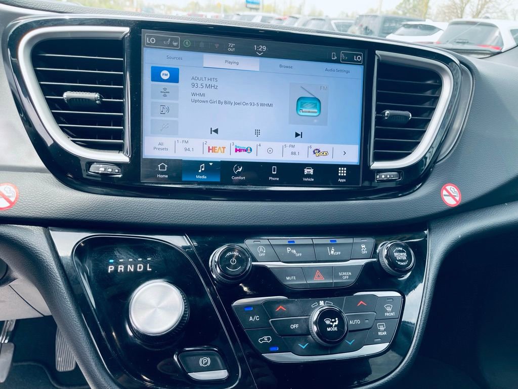 Used 2026 Chrysler Pacifica Select FWD image 19