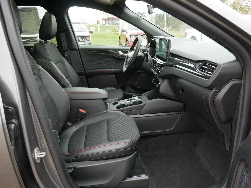 New 2026 Ford Escape ST-Line w/ Tech Pack #1 AWD/4WD image 13