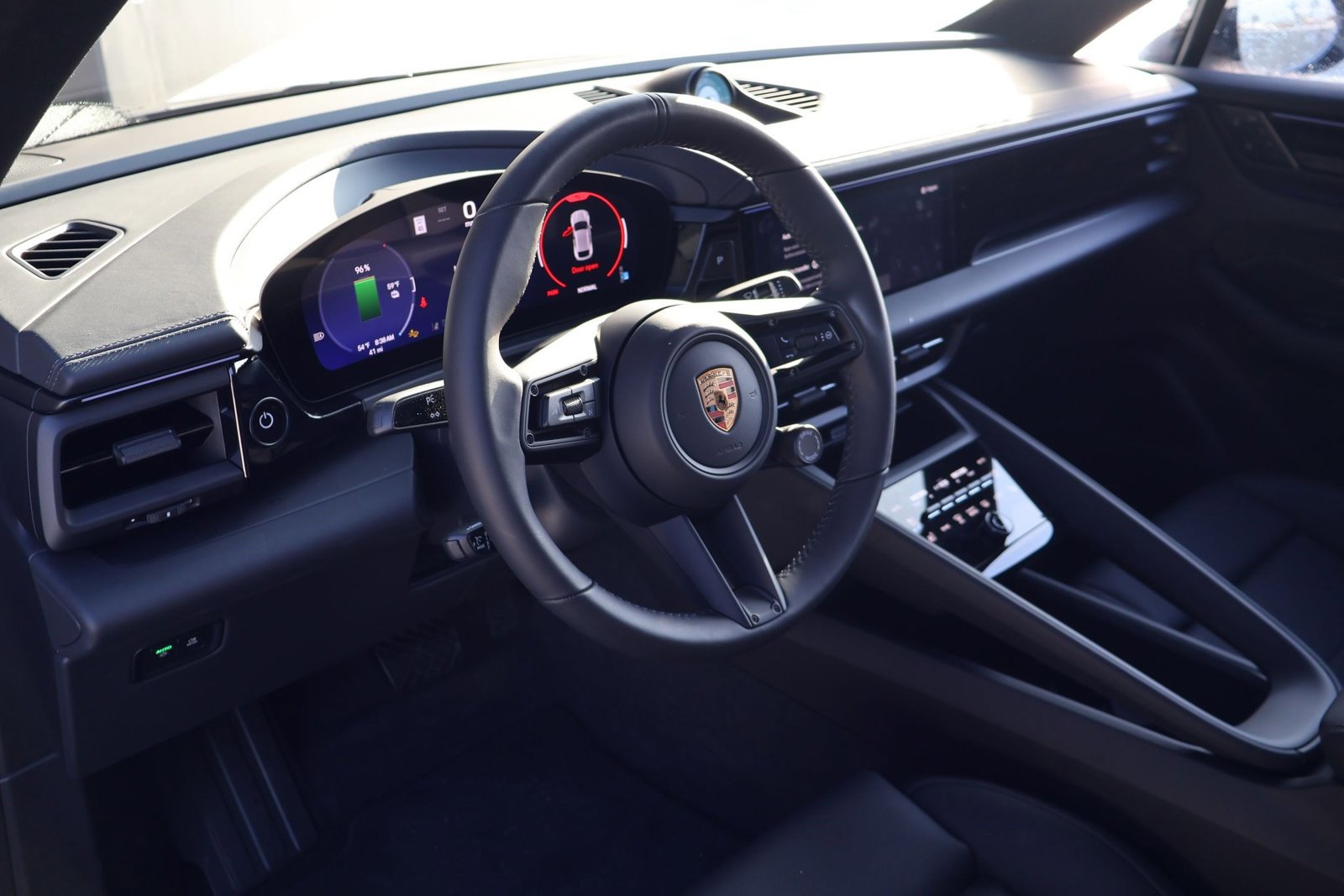 New 2025 Porsche Macan 4 Electric image 4