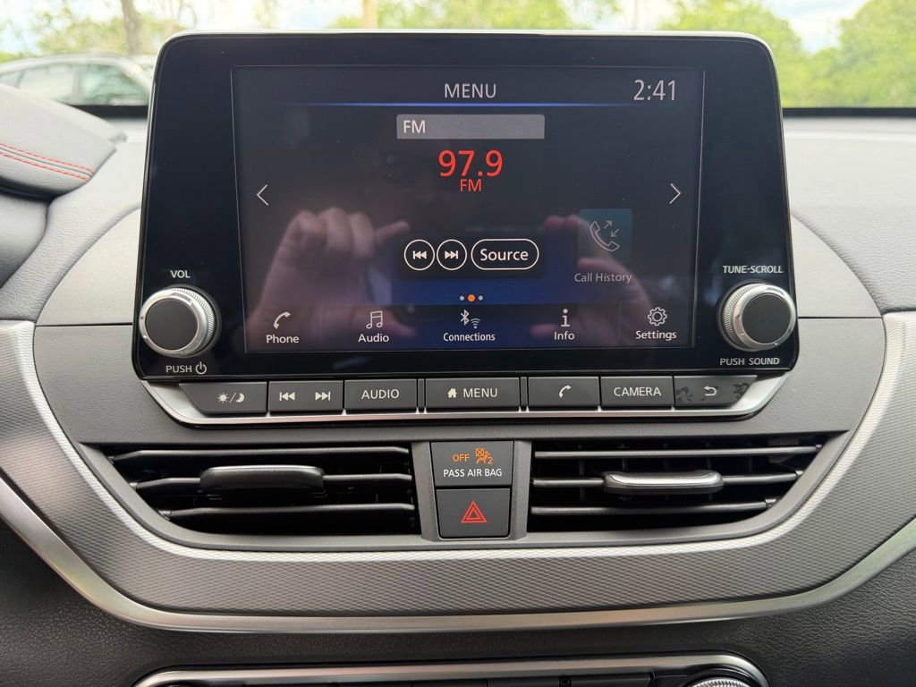 Used 2025 Nissan Altima 2.5 SR FWD image 23