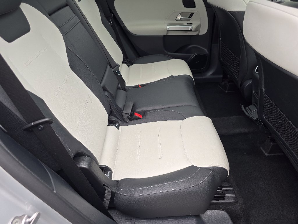 Used 2023 Mercedes-Benz GLB 250 4MATIC image 24