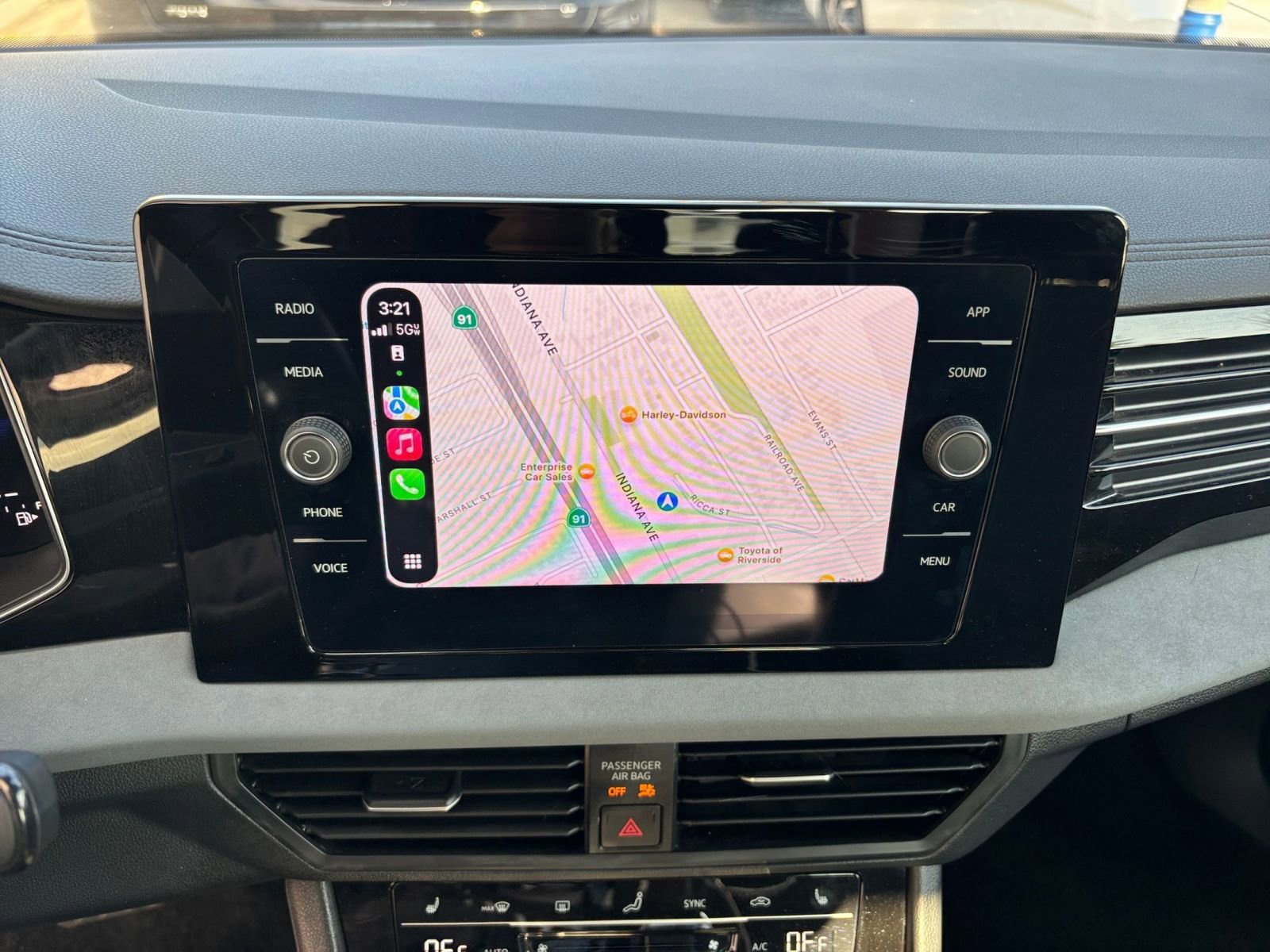 Used 2025 Volkswagen Jetta SE image 20